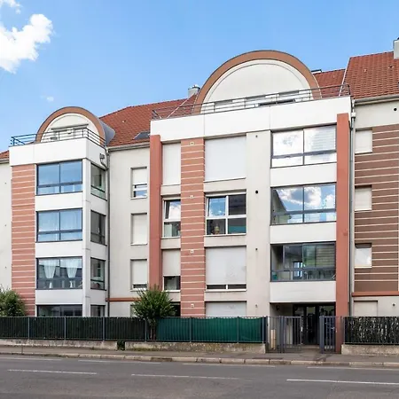 Travel Homes - The Nils, Cosy & Cute With Parking Apartment