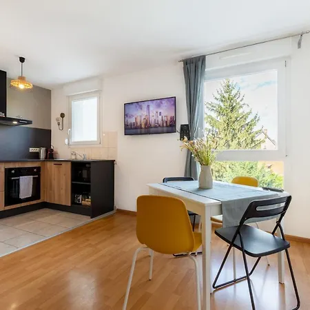 Travel Homes - The Nils, Cosy & Cute With Parking Colmar