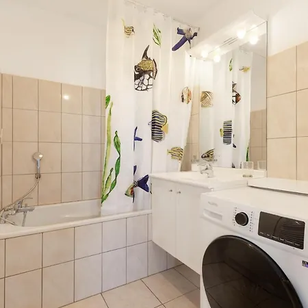 Travel Homes - The Nils, Cosy & Cute With Parking Colmar