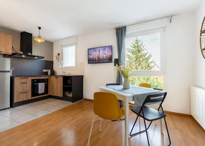 Travel Homes - The Nils, Cosy & Cute With Parking 科尔马